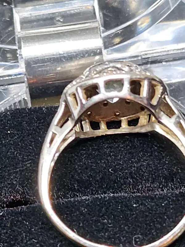 10k Gold Aquamarine and Diamonds Antique Gorgeous Ring in Jewellery & Watches in City of Toronto - Image 5