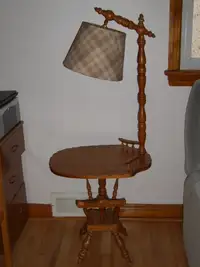 Table avec lampe
