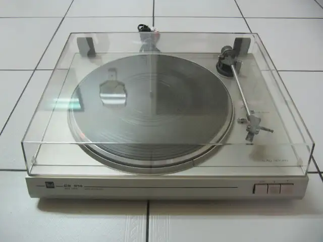 Classic Dual CS514 Semi Automatic Turntable X Cond Circa 1985 in Arts & Collectibles in Mississauga / Peel Region - Image 2