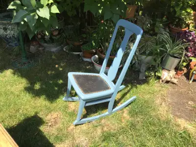 Chaise berçante / Rocking chair, View more