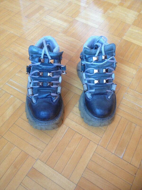 GJK Atom shoes, size 8, platform, genuine leather in Women's - Shoes in City of Montréal