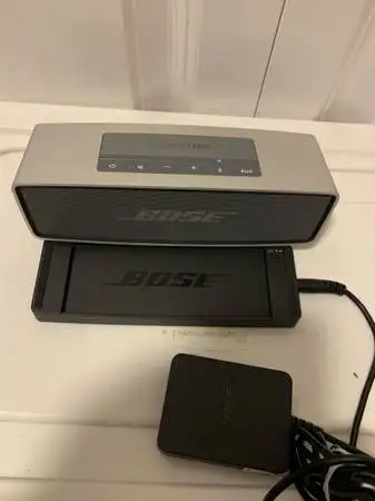 Mint Like New Bose SoundLink Mini Bluetooth Portable Speaker With Charging Dock Charger is included...