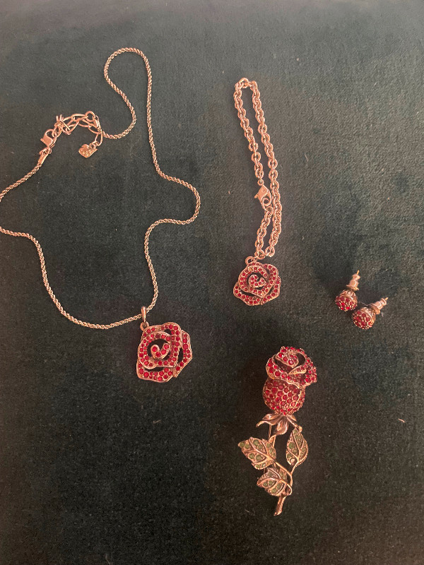 Swarvoski Austrian Crystal Red Rose Jewellery Set in Jewellery & Watches in Bedford - Image 3