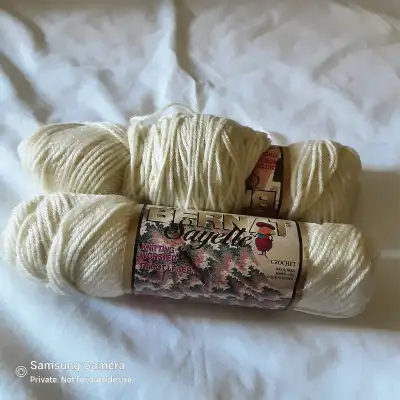 Bernat Sayelle Knitting Worsted Natural White acrylic Canada, View more