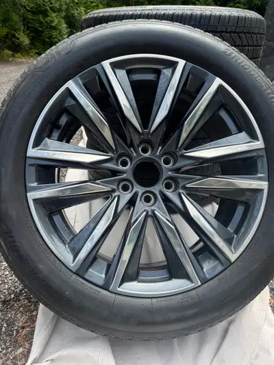 Take off wheels hardly used! Excellent condition only 5,000 km of use center caps included. TPMS sen...