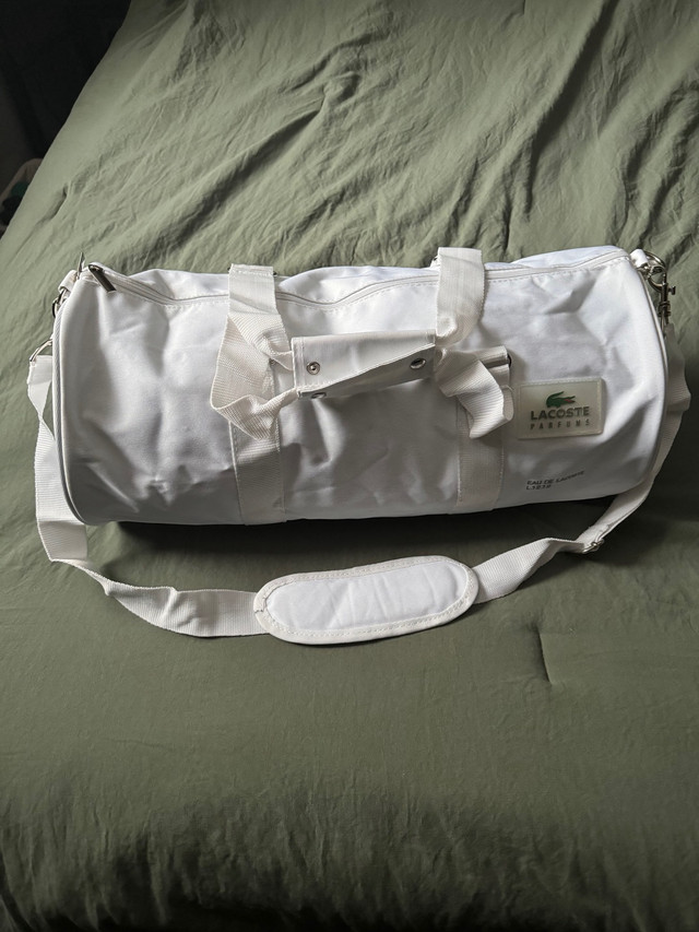 Lacoste white gym bag  in Women's - Bags & Wallets in Barrie - Image 2