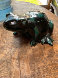 Blue Mountain Pottery green frog 