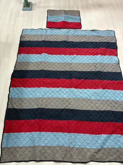 pottery barn quilt and pillow case - single bed , View more
