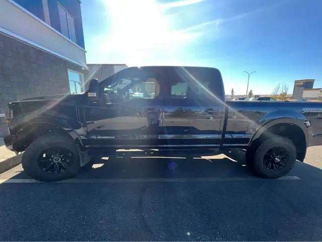 2022 Ford F-350 Custom Tremor Diesel ! in Cars & Trucks in Vancouver - Image 4