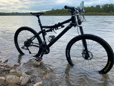 Cannondale Scalpel Lefty Carbon Max 130 travel suspension size M. Lefty suspension like new conditio...