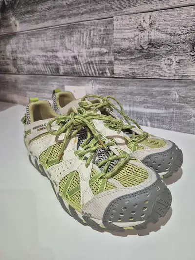 Merrell Hiking Shoes for Women - Size 9, View more