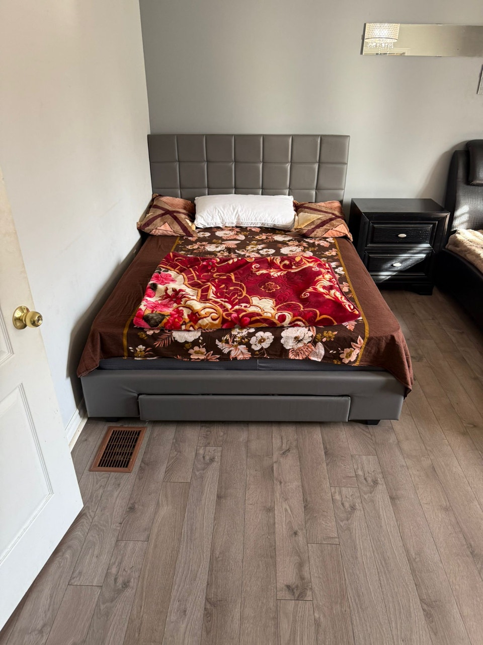 ROOM FOR RENT | Room Rentals & Roommates | Mississauga / Peel Region ...