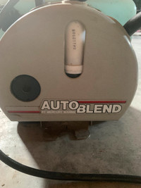 Outboard automatic oil mixer