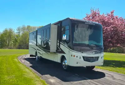COACHMEN ENCOUNTER 36 KS Tres propre exterieur interieur et grands coffres Mecanique A1 inspection f...