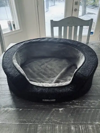 Small dog/cat bed in great condition & clean, View more