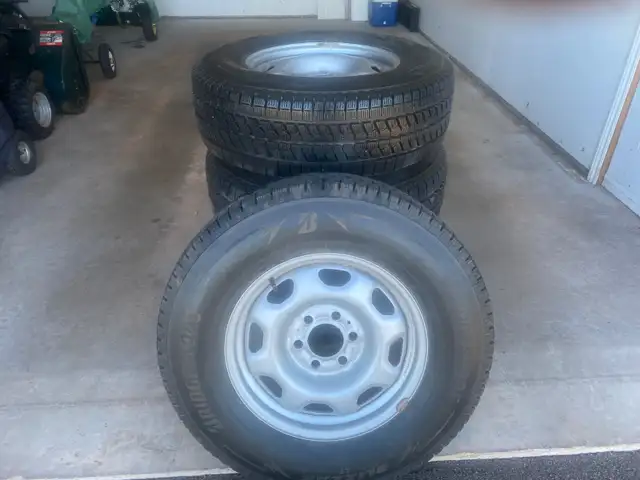 F150 WINTER TIRES/RIMS NO MEASURABLE WEAR in Tires & Rims in Charlottetown - Image 2