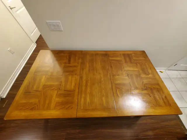 Used dining table62863738807042121