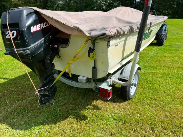 2016 14ft Lowe Fishing Boat w/ 20HP Mercury 4-Stroke, & Trailer in Powerboats & Motorboats in Sudbury - Image 3