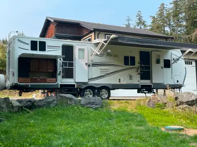 This four season trailer is in fantastic condition. I bought the trailer in 2018 becoming the second...