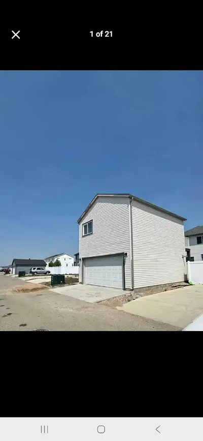 This brand new, garage suite offers 480 sq ft of thoughtfully finished living space above a fully he...
