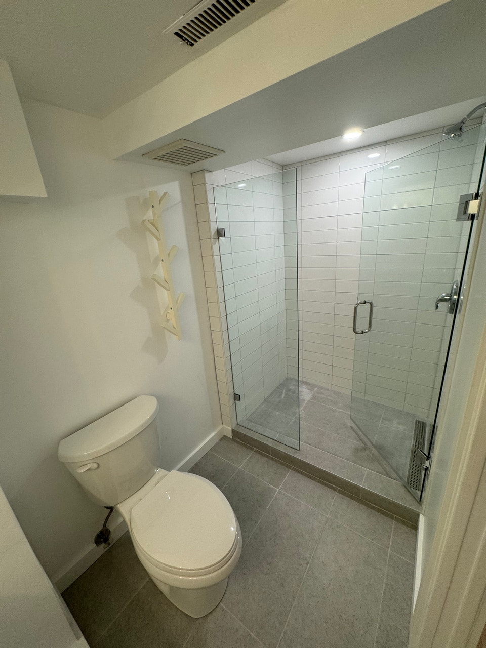 2 Beds 1 Bath Apartment CA$3200 / Month - Avail Dec 1 - NEAR UBC 5