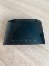 D-Link modele DGS-1005G (5 ports)