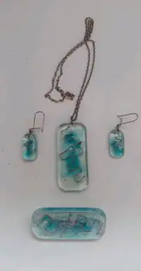 (Brand New) Hand Made Necklace & Earring Set