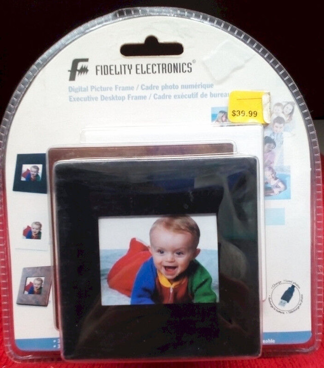 ****Digital Picture Frame w 3 Frames –NEW**** in Home Décor & Accents in Chatham-Kent