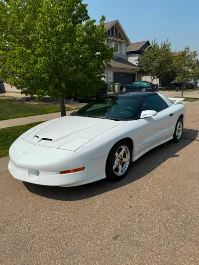 1997 Pontiac trans -am,Ram air WS6,350 LT1,6 speed manual,t-top,graphite leather interior,performanc...