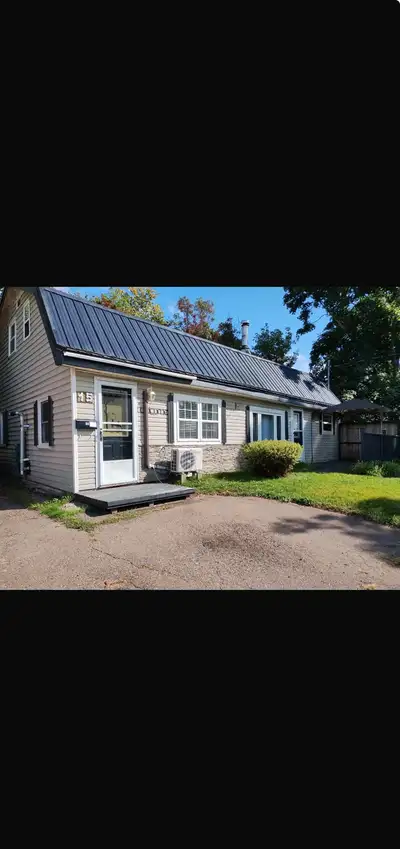 *2 Bedroom upper unit house Available for Rent* * Available from: August 1,2025 * Location: 15 Highf...