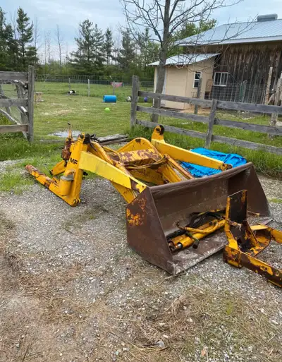 Massey Ferguson 32 Loader Comes with everything you see in the photos (not including the tractor its...