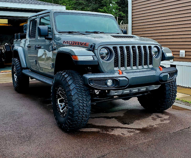 2022 Jeep Gladiator Mojave  in Cars & Trucks in Moncton - Image 3