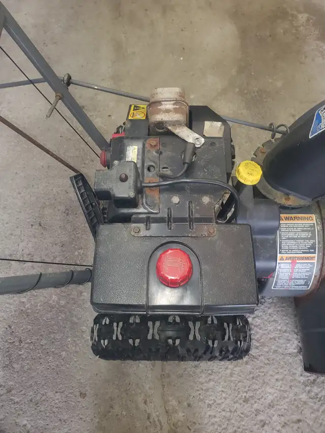 MTD Snowflite 10.5HP Snowblower in Snowblowers in City of Toronto - Image 3