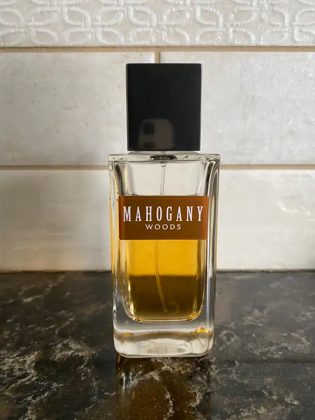 Bath & Body Works Mahogany Woods 100ml 3.4oz (75% Full) for Men
