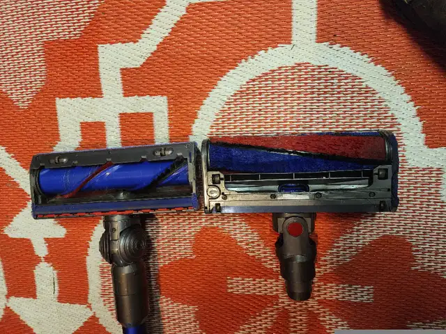 Dyson v8 cordless Vacuum Cleaner upgrade battery, Filter in Vacuums in Oakville / Halton Region - Image 9