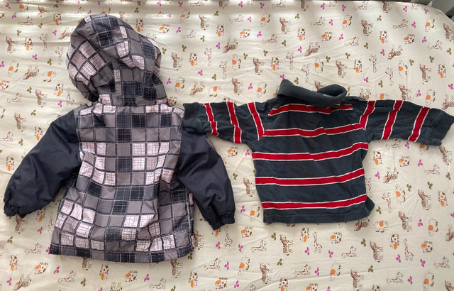 Manteau 9M et chandail 12M bébé dans Vêtements - 9 à 12 mois  à Granby
