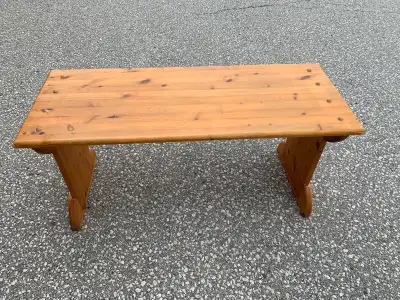 Solid Pine Bench This sturdy solid pine bench features a warm natural wood finish and classic joiner...