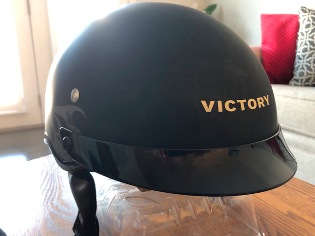 Victory Helmet Flat Black in Motorcycle Parts & Accessories in Hamilton - Image 2