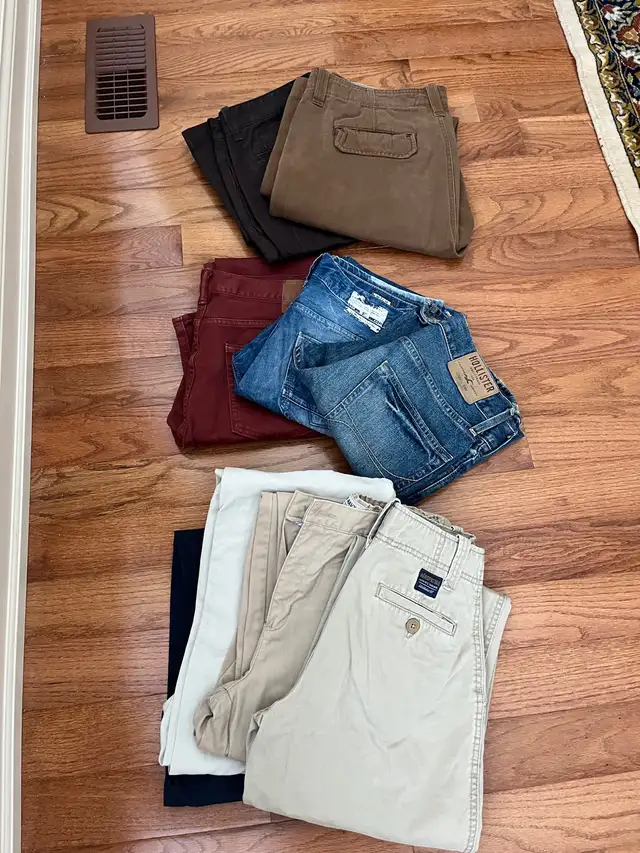 Gap, Esprit, Hollister, Aeropostale Old navy  chinos pants in Men's in Markham / York Region - Image 2