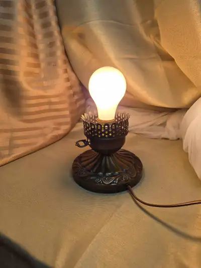 Beautiful Vintage Table Top Desk Lamp with no 3" Round Shade, View more