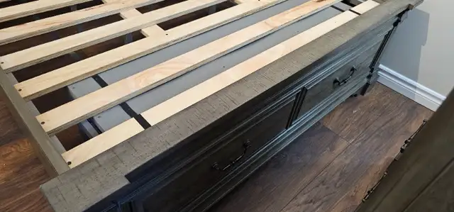 Queen Wood Bed Frame in Beds & Mattresses in Oshawa / Durham Region - Image 6