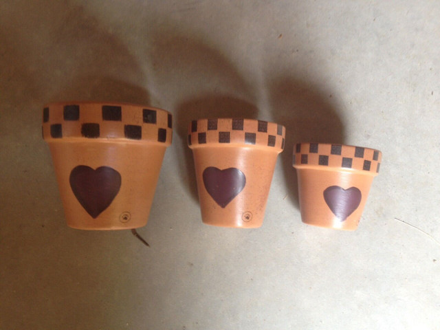 Set of 3 Small Pots in Other in Muskoka