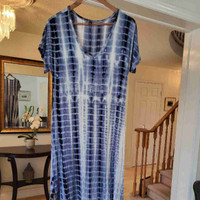 Trendy tie dye blue dress! Small. Comfortable, loose fitting!