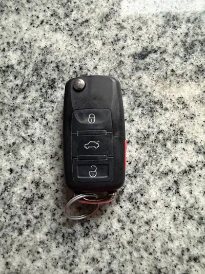 Purchased from dougall Avenue one month ago for my 2006 Honda Accord SE AND did not sell the key fob...