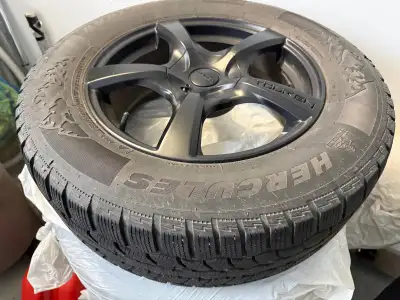 From a 2014 Honda Pilot. Rims purchased in 2022 barely used, The tires are older and have maybe a se...