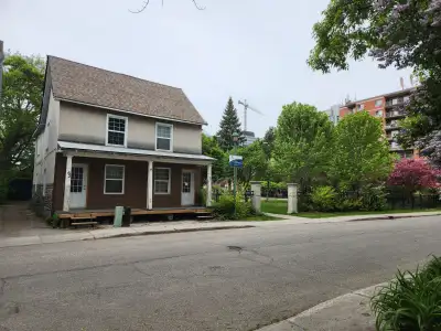 Walking distance to Government portage buildings, newly renovated. - 2 Bedrooms in the 2nd floor. -...