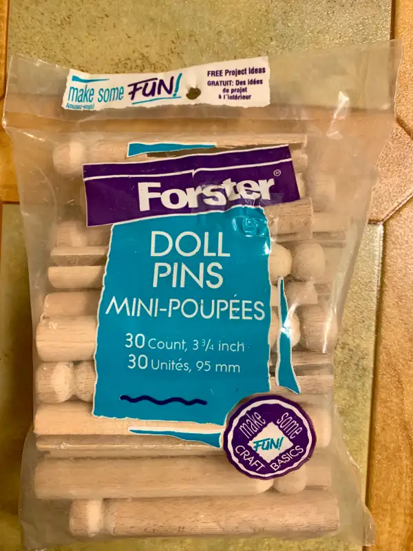 New 30 Wooden Clothes Pins / Doll Pins with project ideas inside in Hobbies & Crafts in Norfolk County - Image 2
