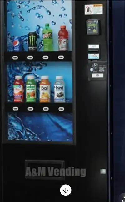Héllo, Iam selling a high quality LED drink vending machine. Vendo 621 Live display. Perfect conditi...
