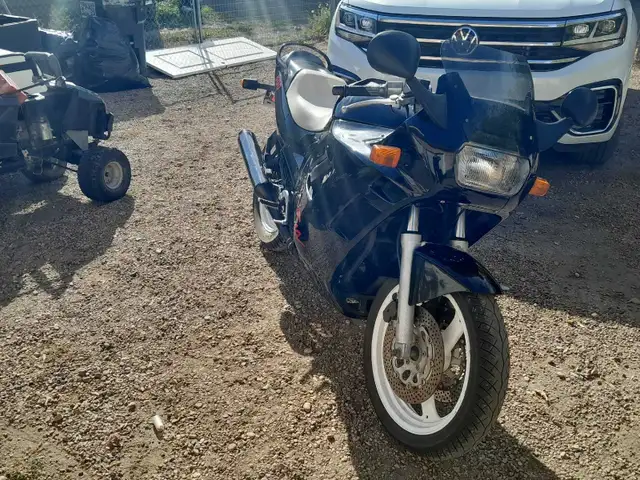 1989 Suzuki Katana 600 in Sport Bikes in Edmonton - Image 3