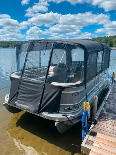 Ponton Princecraft Vectra 21 Mercury 60 HP Toit campeur complet Tout équipé ceintures ancre boués et...